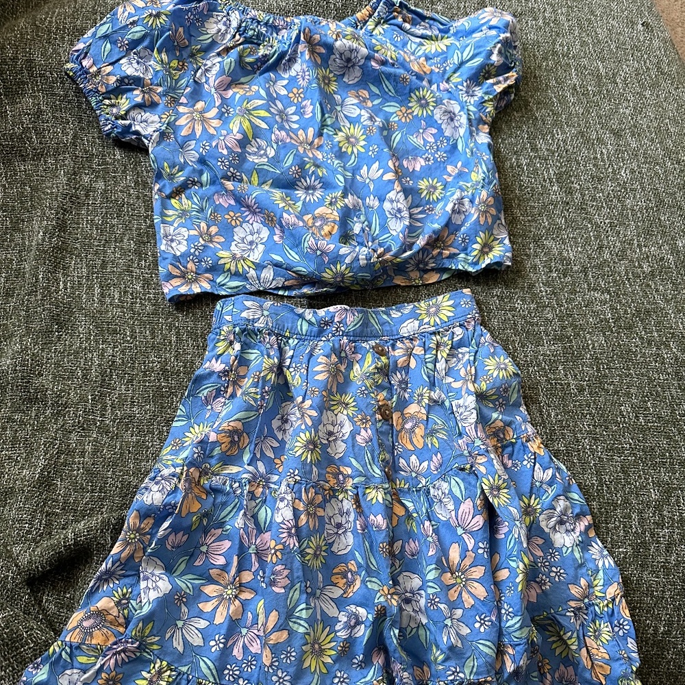 Old Navy Size 4 blue floral 2 piece set
